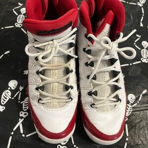 Michael Jordan sneakers boys size 6 color is red and white